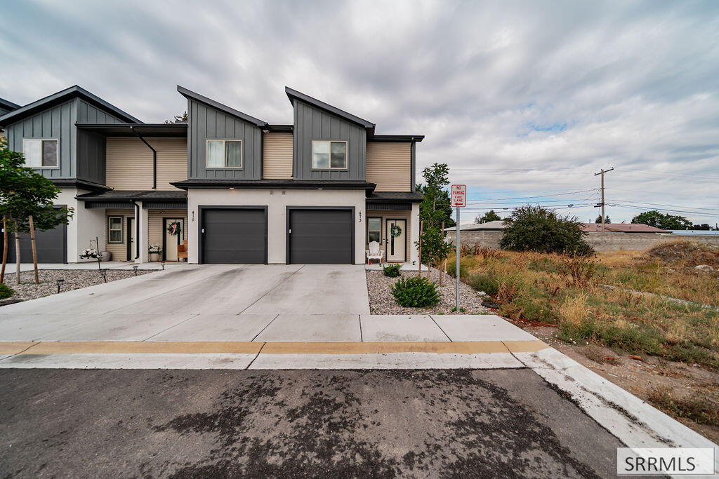 473 Easy Street Property Photo 4