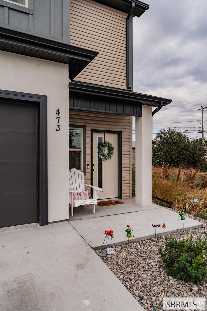 473 Easy Street Property Photo 5