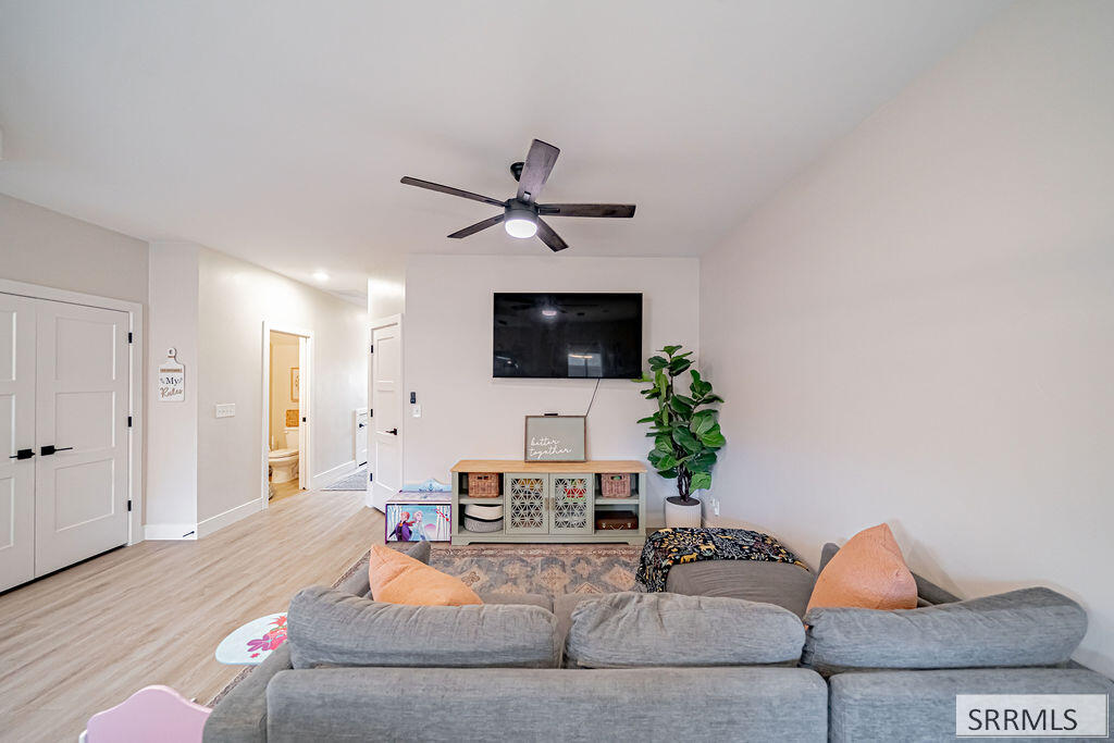 473 Easy Street Property Photo 11