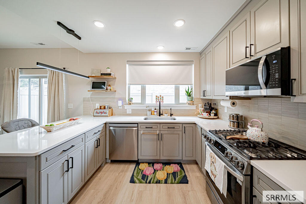 473 Easy Street Property Photo 16