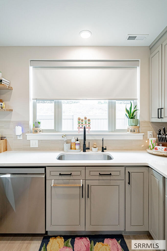 473 Easy Street Property Photo 17