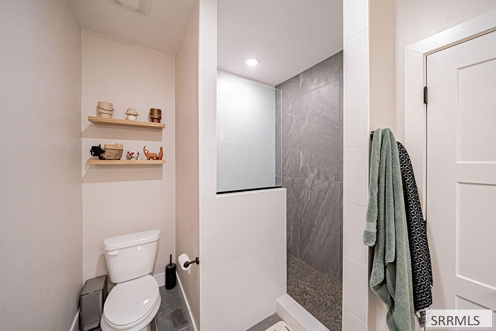 473 Easy Street Property Photo 33