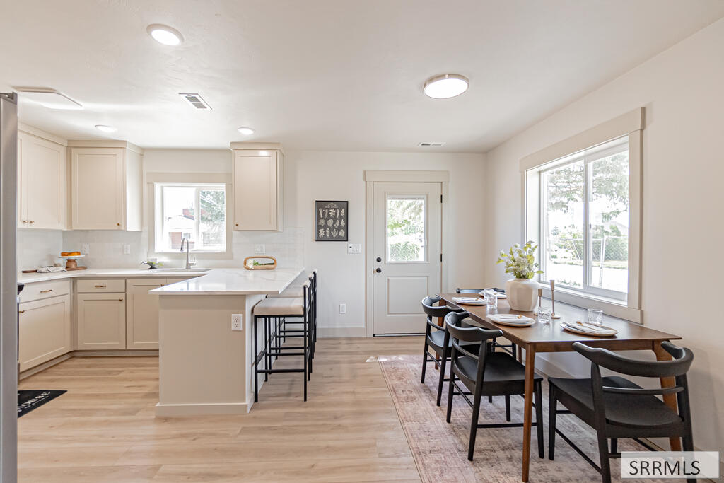 1336 Boston Court Property Photo 3