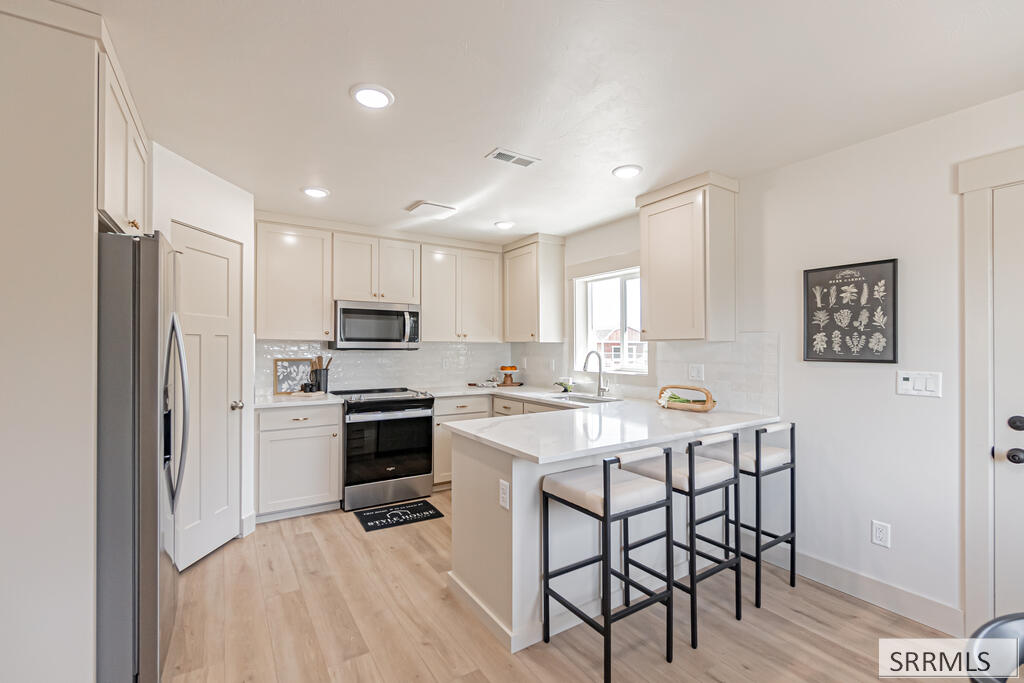 1336 Boston Court Property Photo 4