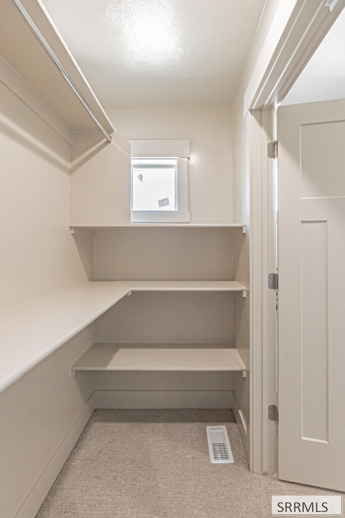 1336 Boston Court Property Photo 17