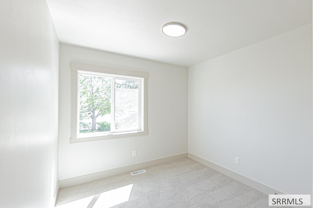 1336 Boston Court Property Photo 21