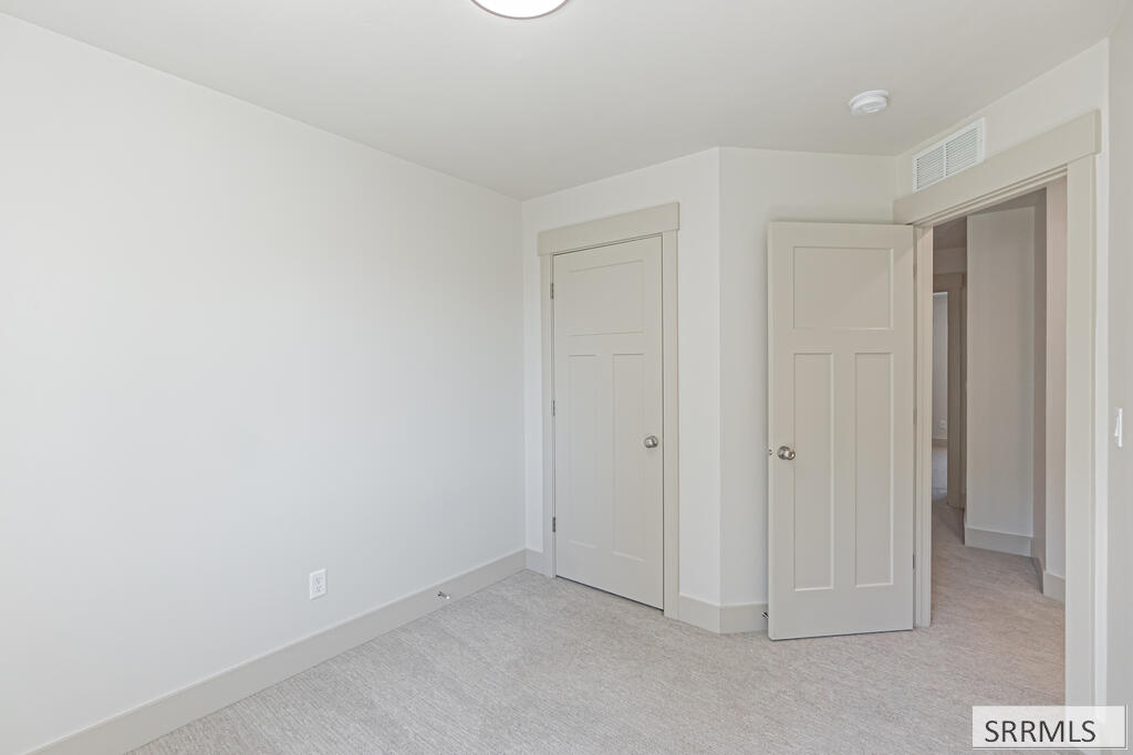 1336 Boston Court Property Photo 23