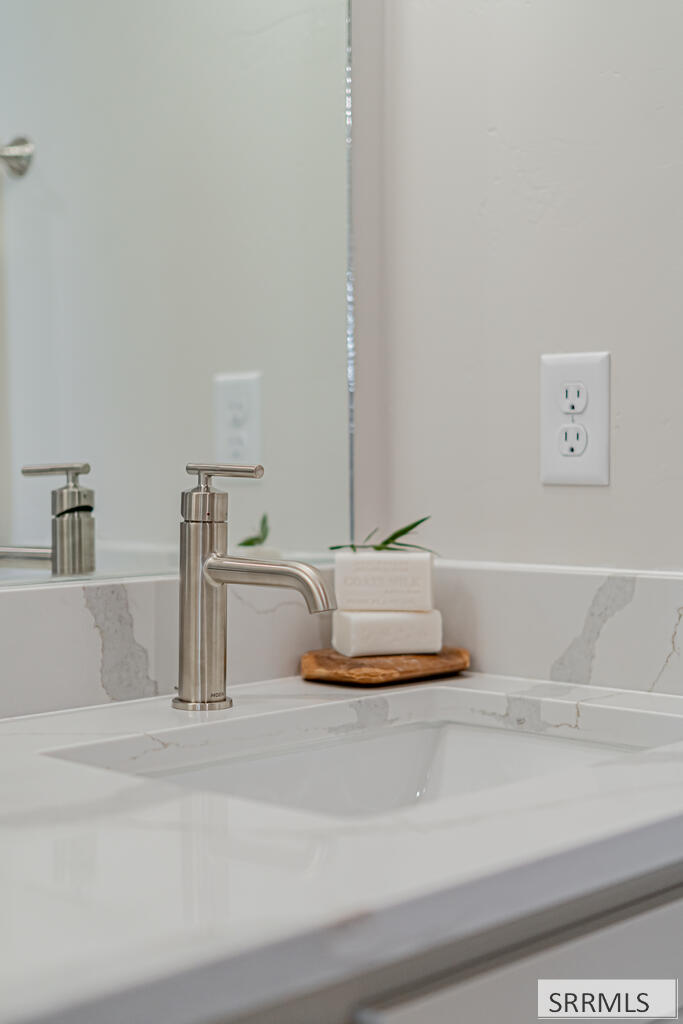 1336 Boston Court Property Photo 30