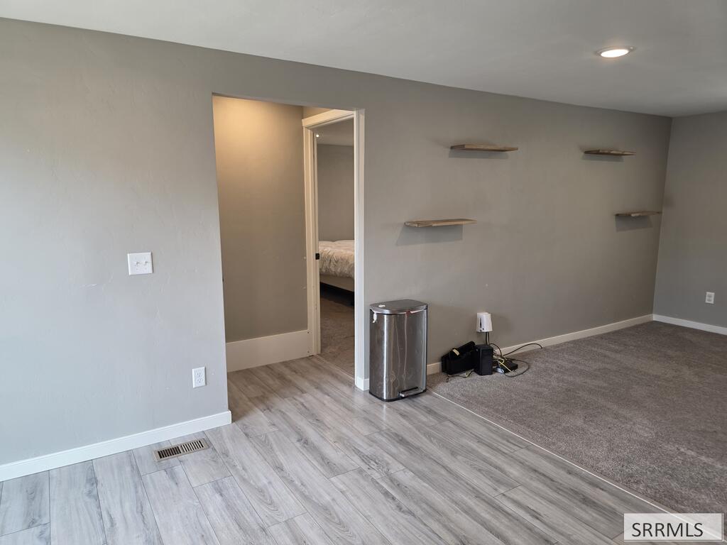 660 S 2nd E Property Photo 12
