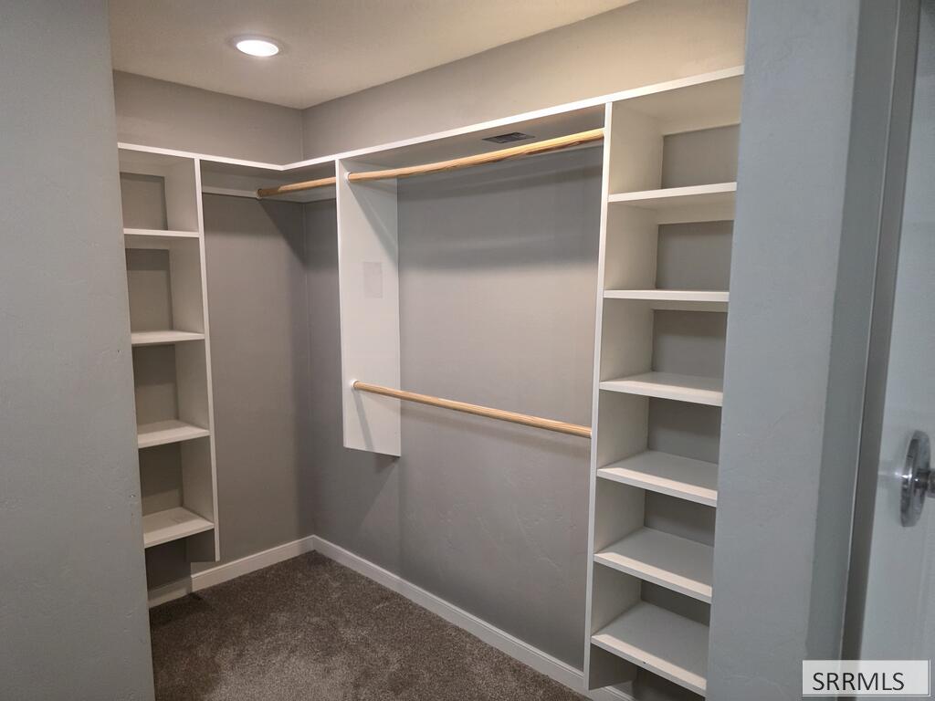 660 S 2nd E Property Photo 16