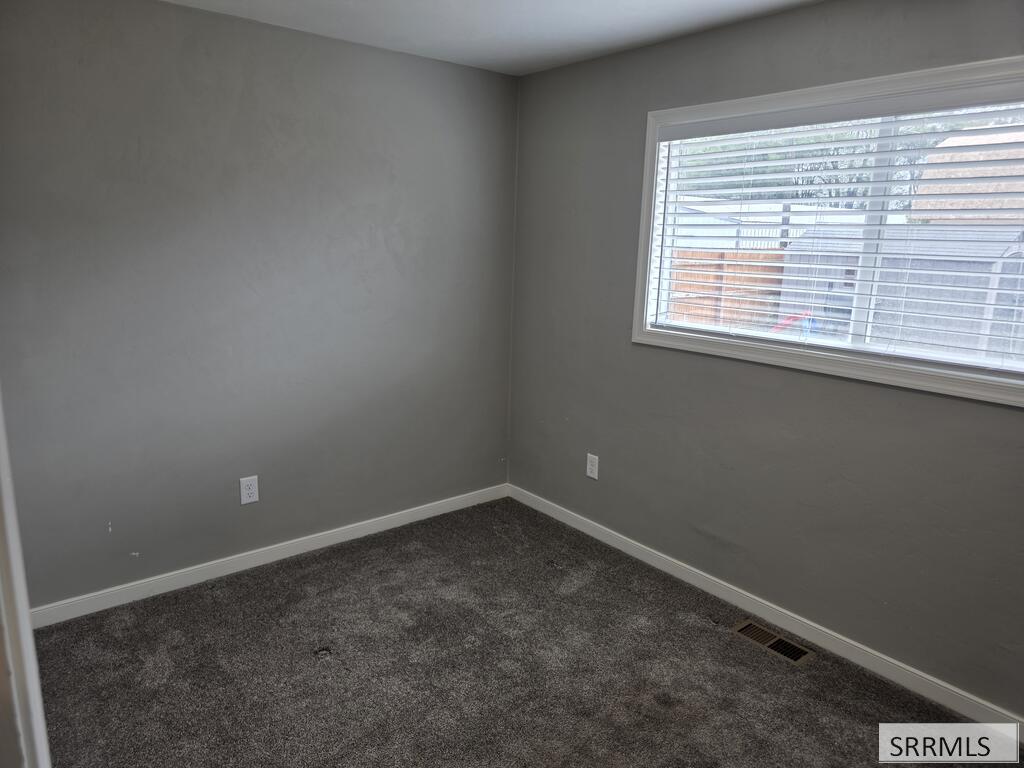 660 S 2nd E Property Photo 22