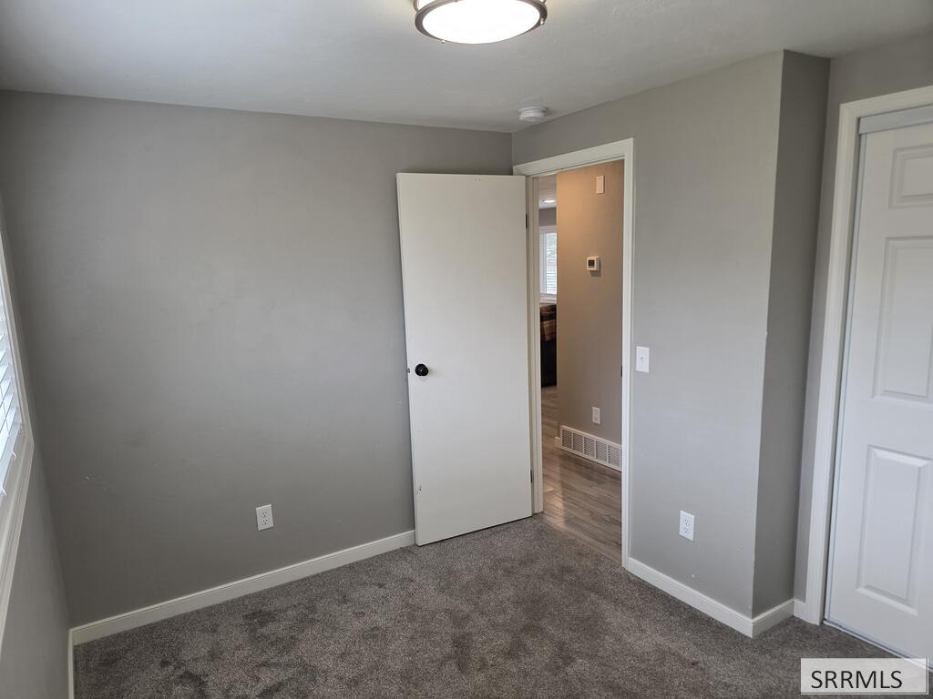 660 S 2nd E Property Photo 24