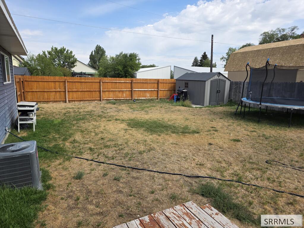 660 S 2nd E Property Photo 29