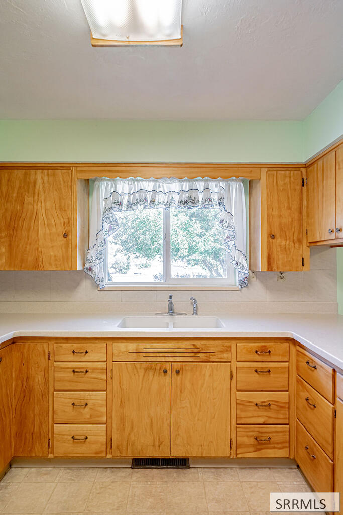 3050 E Iona Road Property Photo 6