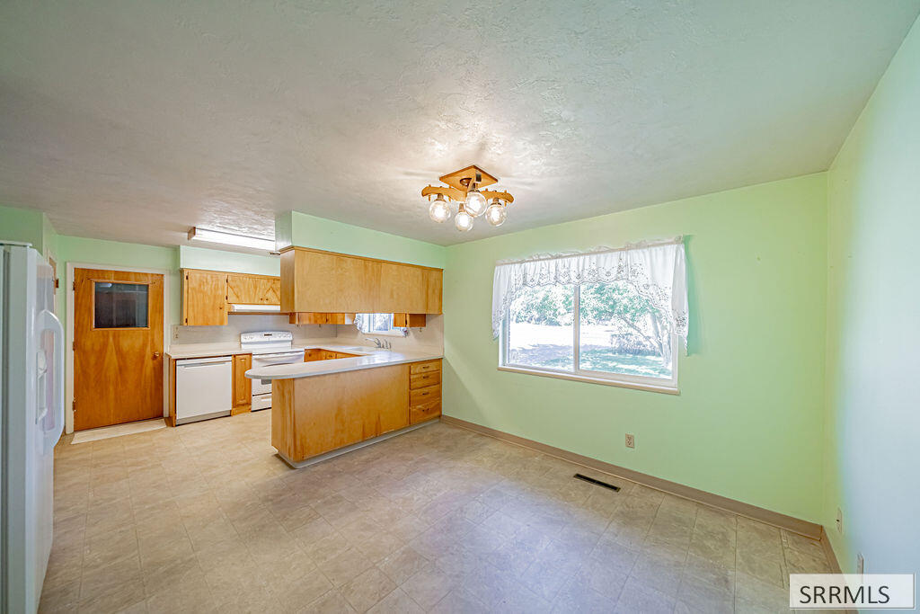 3050 E Iona Road Property Photo 8