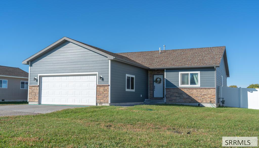 27 N White Pine Lane Property Photo 2