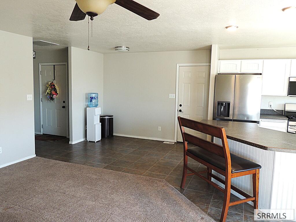 27 N White Pine Lane Property Photo 6
