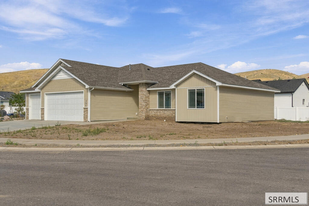 355 Skyline Peak Loop Property Photo 2