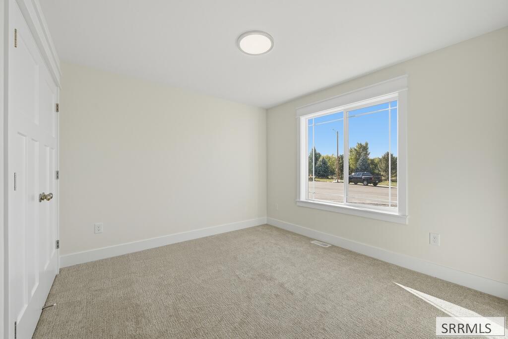 355 Skyline Peak Loop Property Photo 7