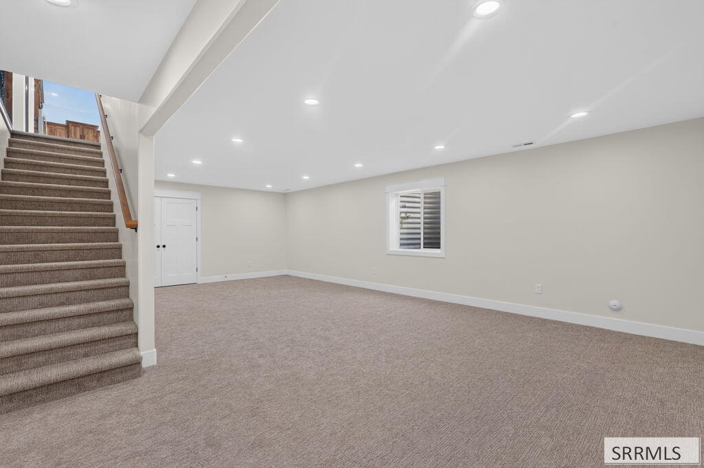 388 Wind River Circle Property Photo 28