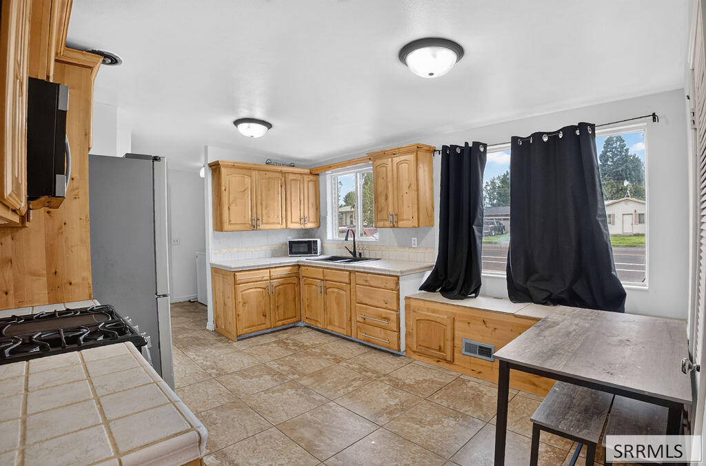 2161 E John Adams Parkway Property Photo 8