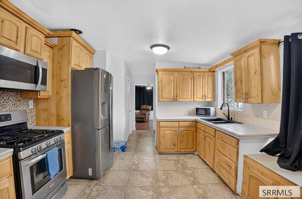 2161 E John Adams Parkway Property Photo 9