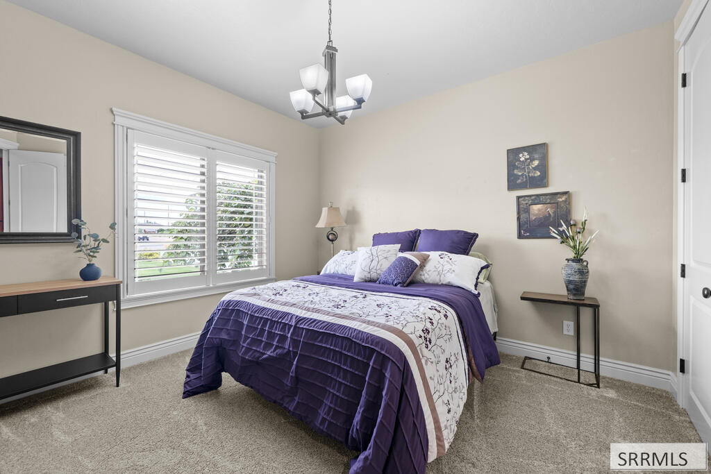3430 E Greenwillow Lane Property Photo 15