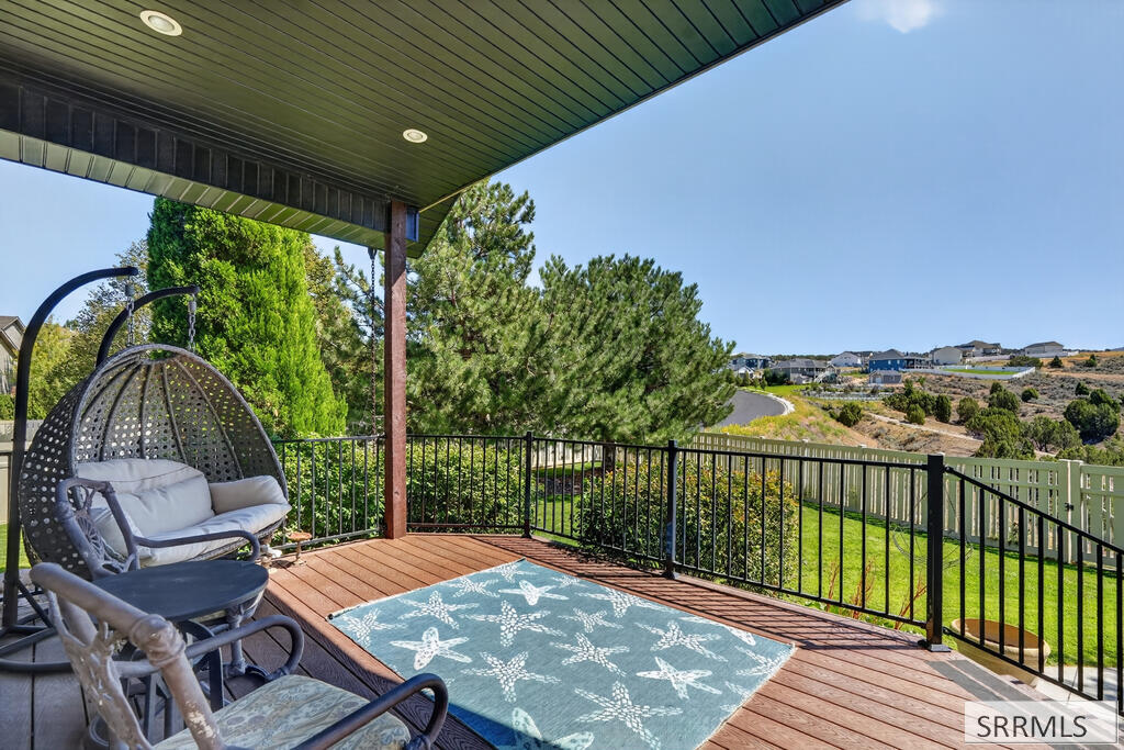 1408 Stoneridge Drive Property Photo 11