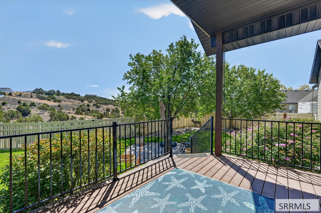 1408 Stoneridge Drive Property Photo 12