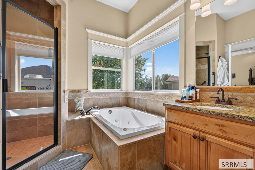 1408 Stoneridge Drive Property Photo 16