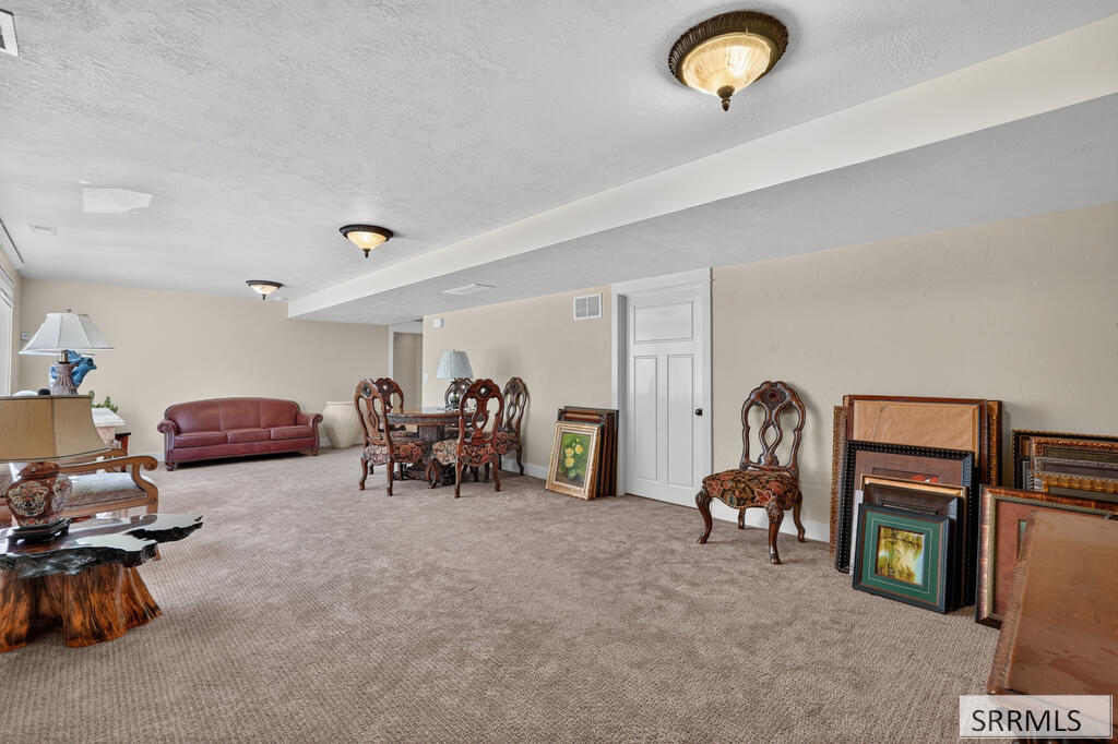 1408 Stoneridge Drive Property Photo 21
