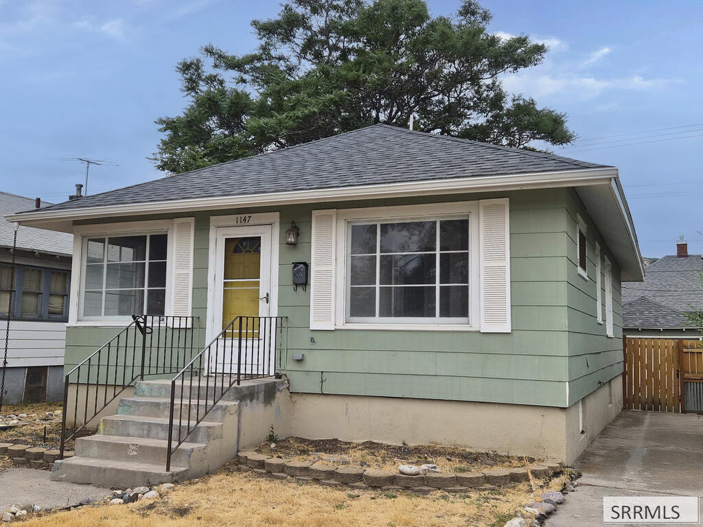 1147 N Hayes Avenue Property Photo 1