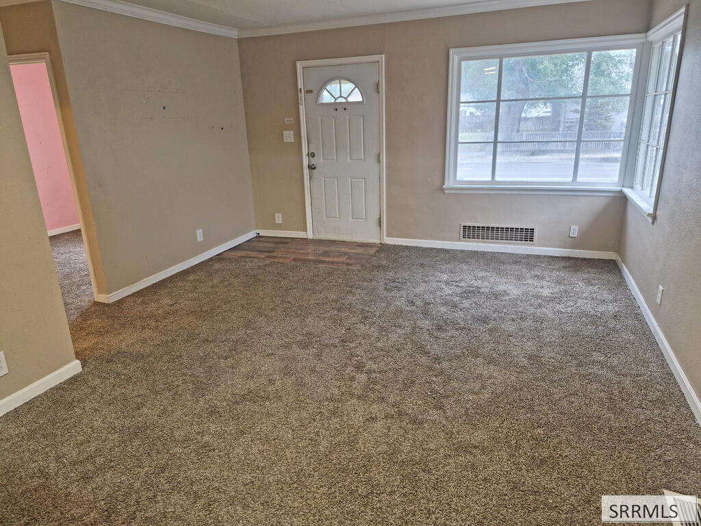 1147 N Hayes Avenue Property Photo 3