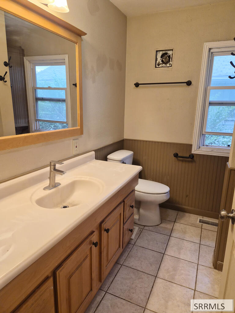 1147 N Hayes Avenue Property Photo 7