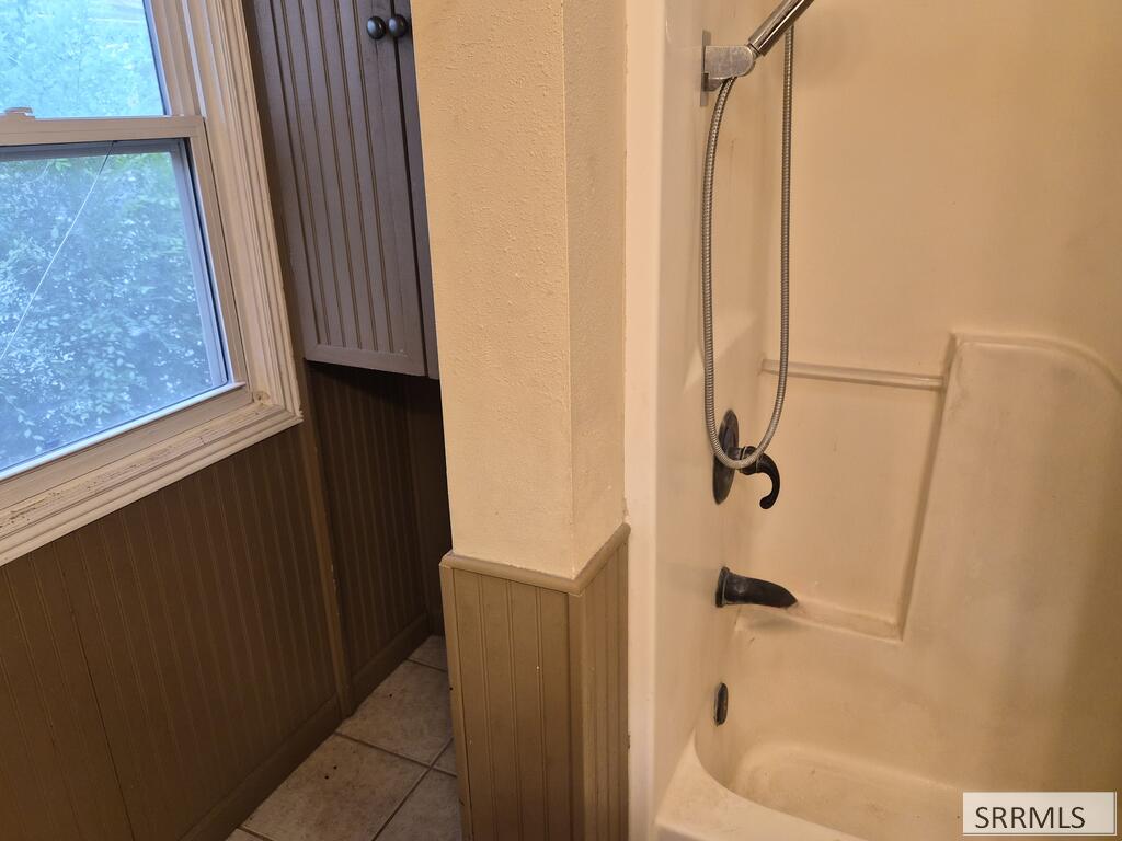 1147 N Hayes Avenue Property Photo 9
