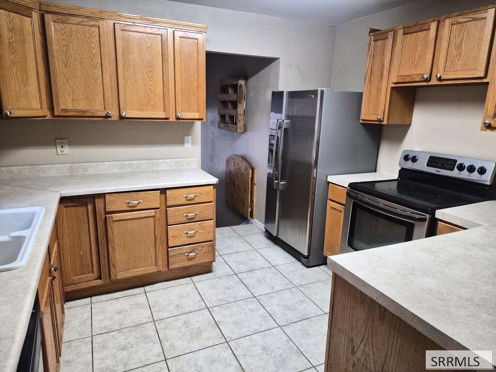 1147 N Hayes Avenue Property Photo 14