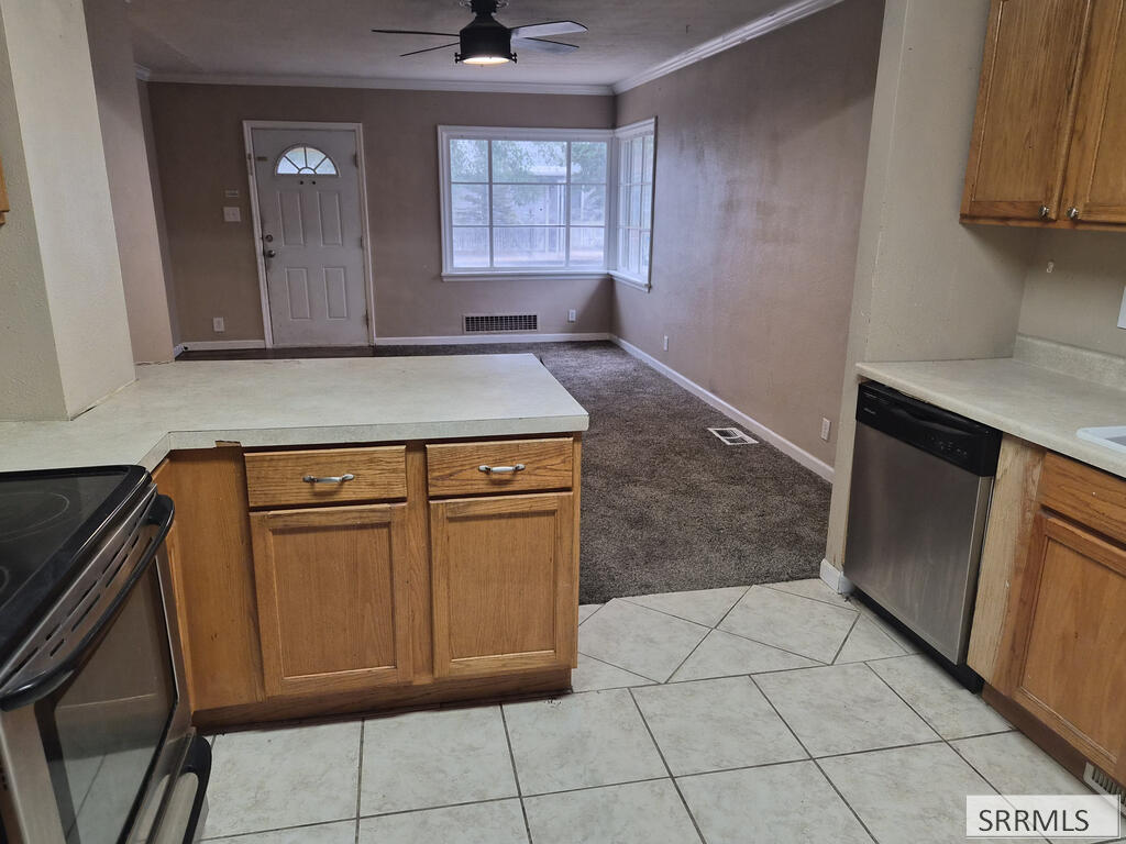 1147 N Hayes Avenue Property Photo 15