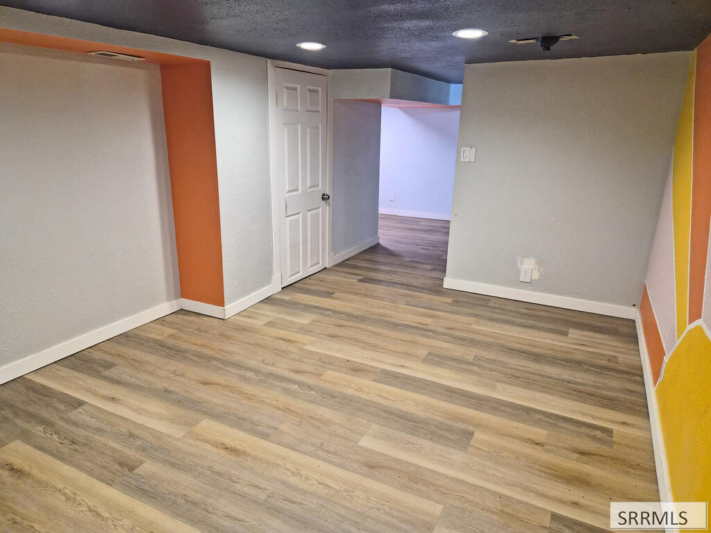 1147 N Hayes Avenue Property Photo 18