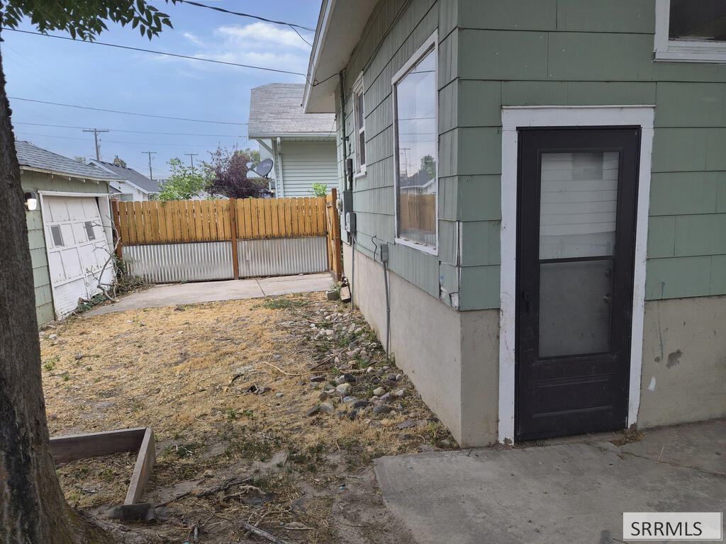 1147 N Hayes Avenue Property Photo 28