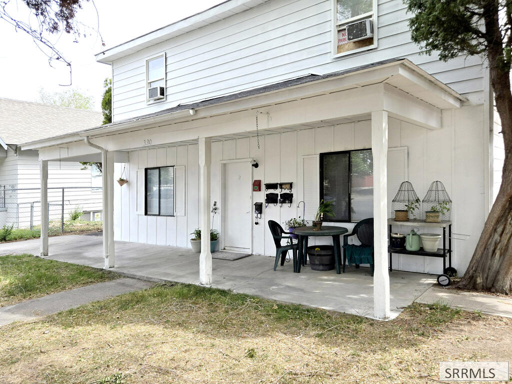 330 2nd Avenue Property Photo 1