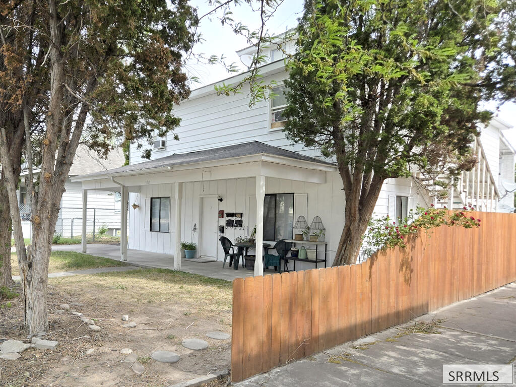 330 2nd Avenue Property Photo 2