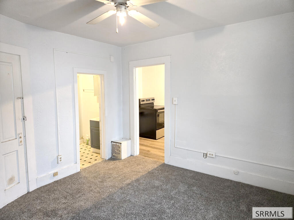 330 2nd Avenue Property Photo 9