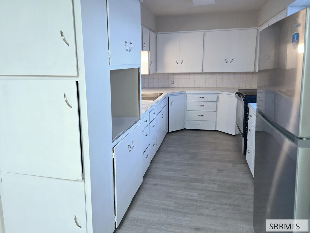 330 2nd Avenue Property Photo 19