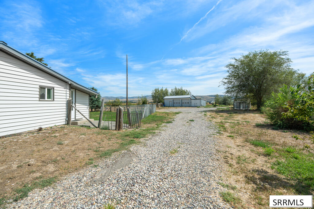 648 97th S Property Photo 8