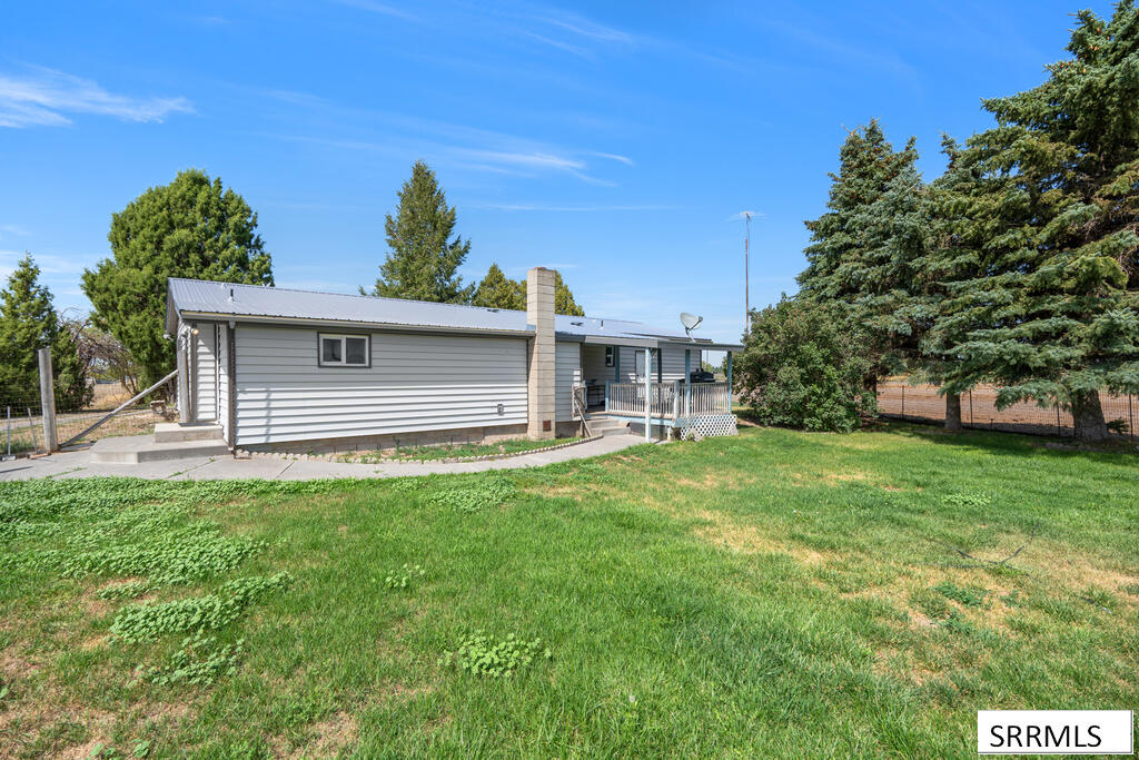 648 97th S Property Photo 10