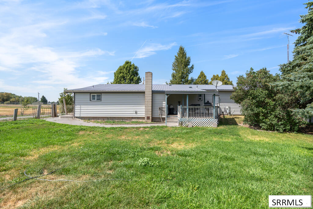 648 97th S Property Photo 11