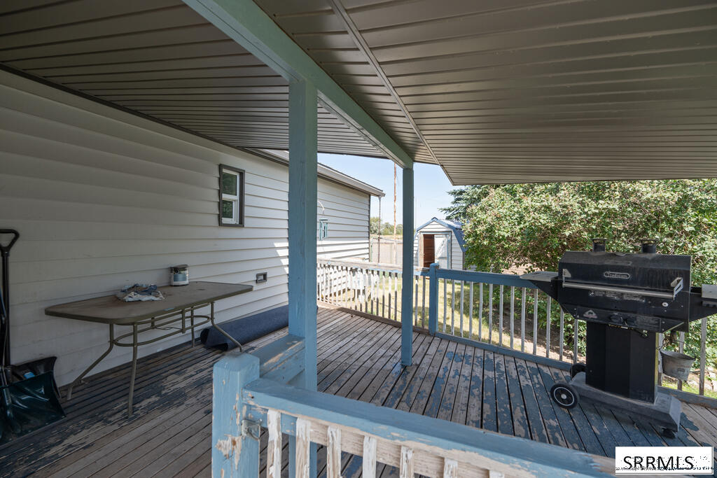 648 97th S Property Photo 13