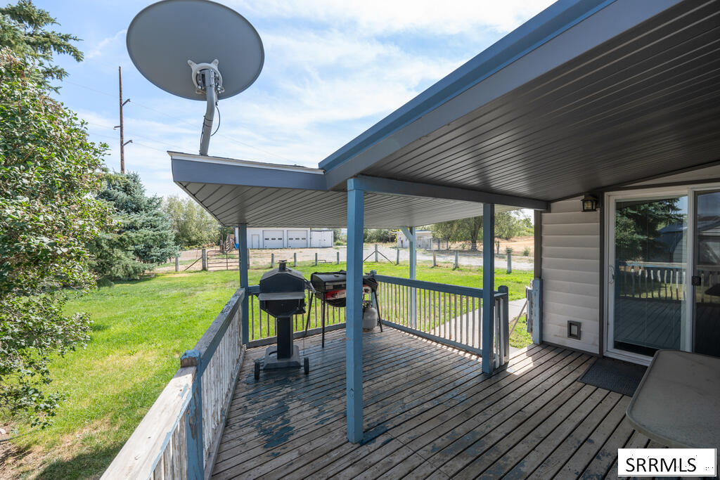 648 97th S Property Photo 14