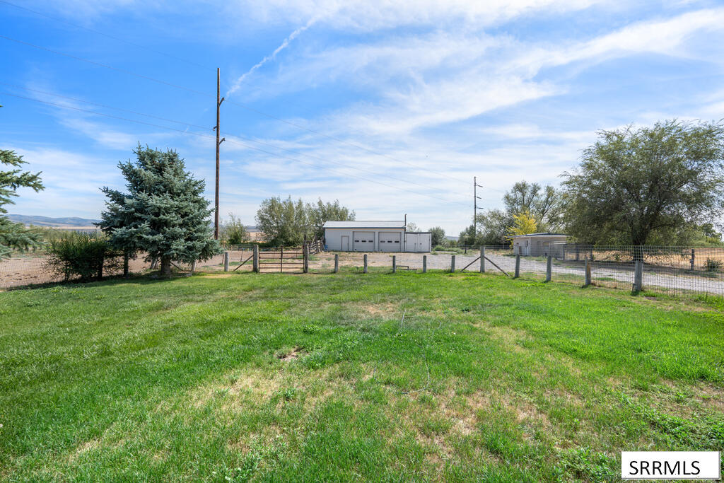 648 97th S Property Photo 15