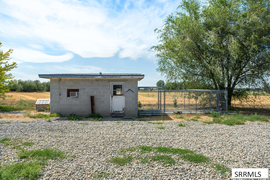 648 97th S Property Photo 18
